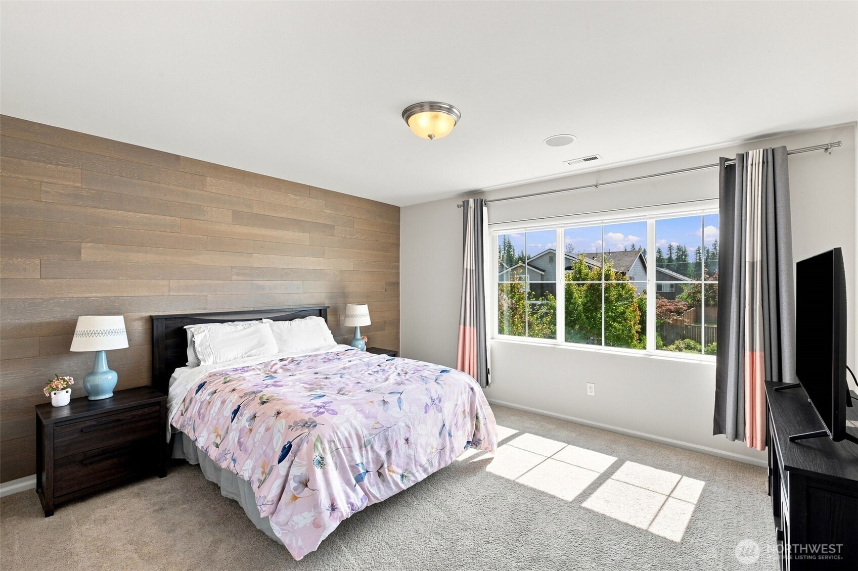 17713 Juniper Street Property Photo 8