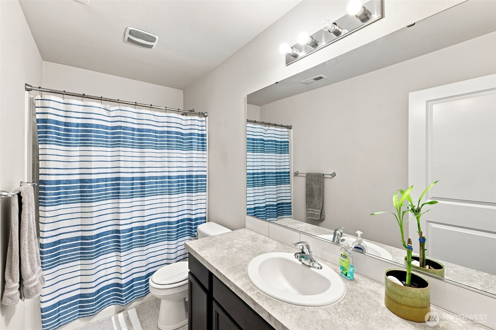 17713 Juniper Street Property Photo 14
