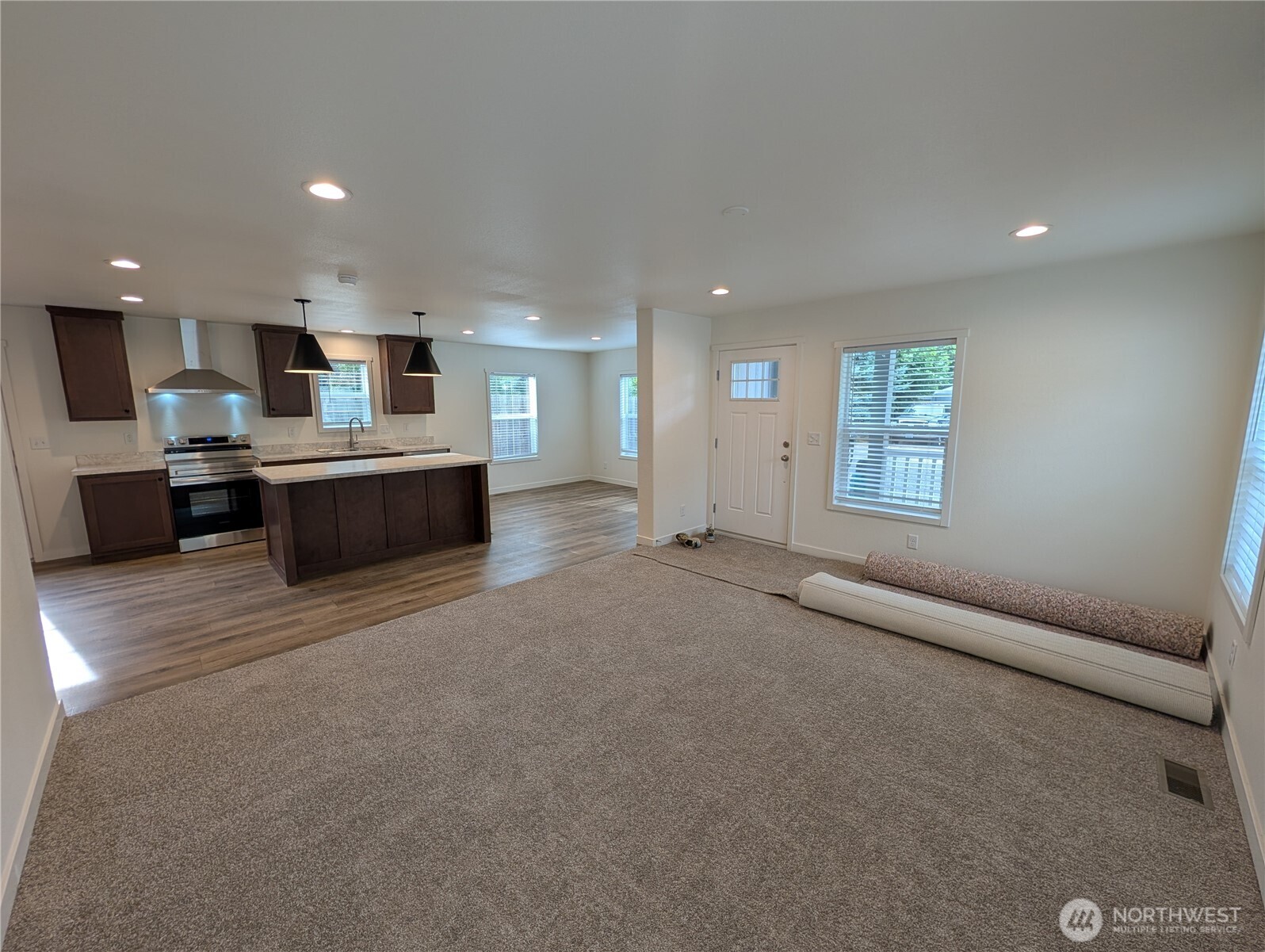 517 Nw Fir Property Photo 6