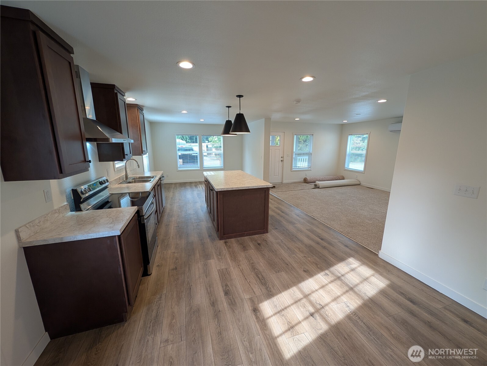 517 Nw Fir Property Photo 7