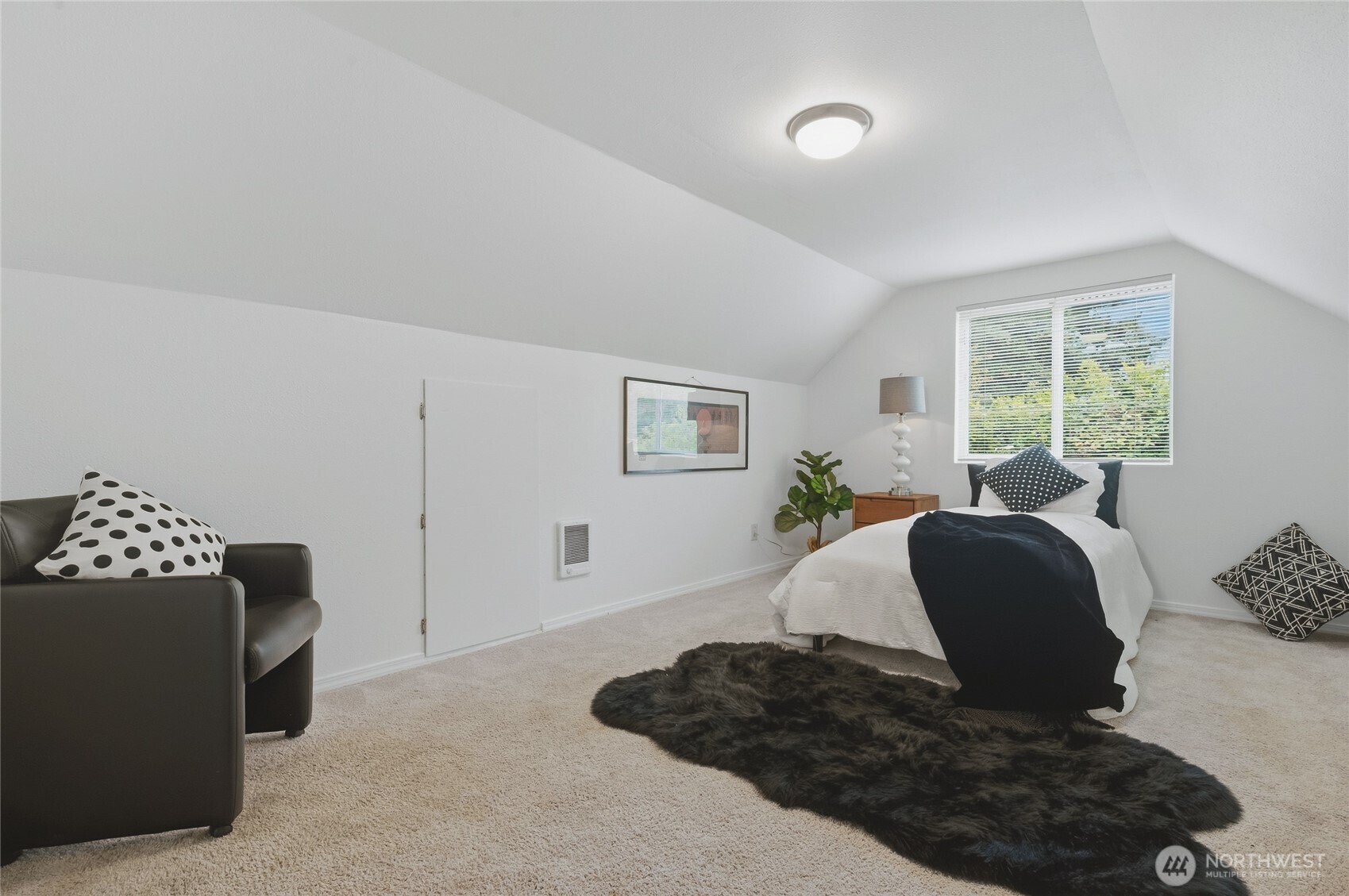 7432 S 118th Place Property Photo 15