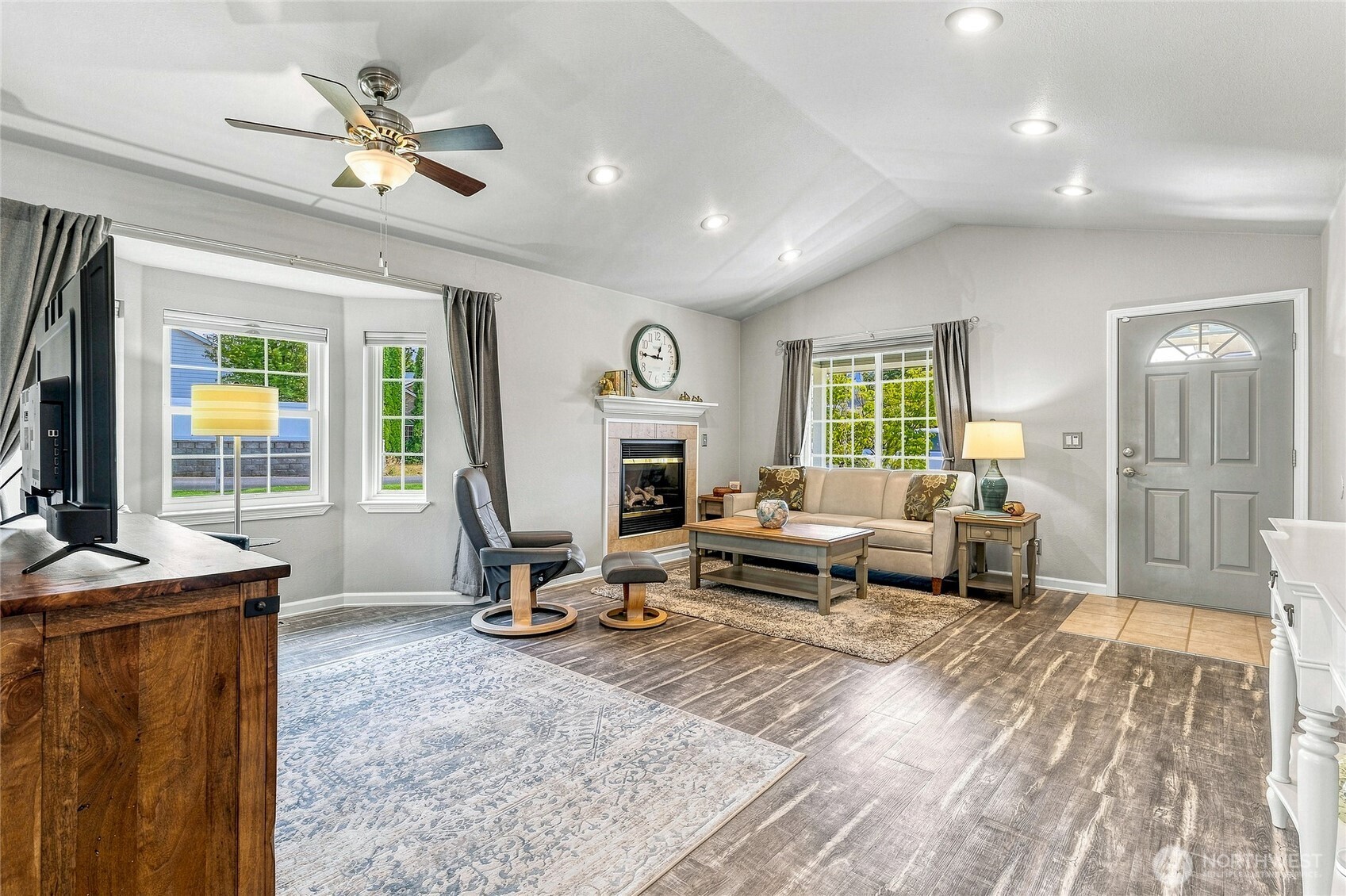 727 Se Magnoni Drive Property Photo 4