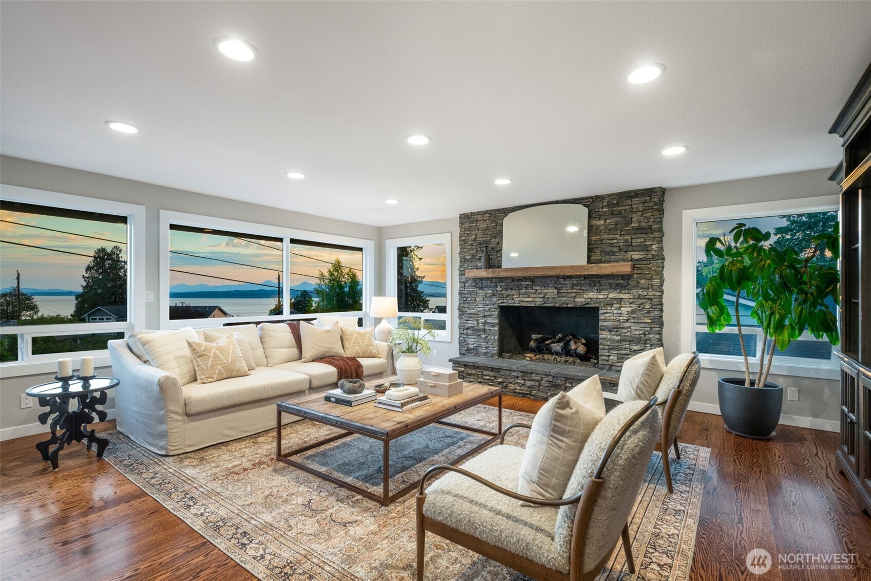 20222 23rd Place Property Photo 3