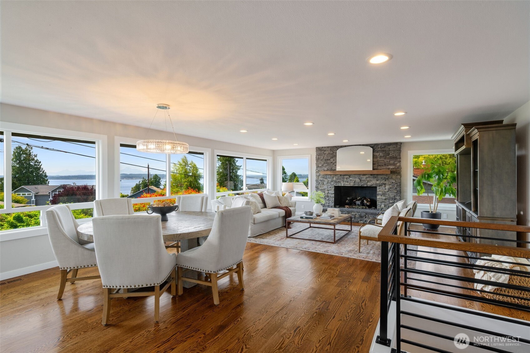 20222 23rd Place Property Photo 4