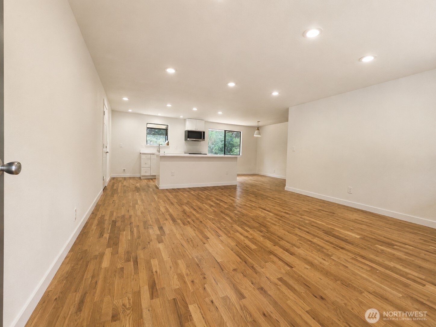 2502 202nd Place Property Photo 4