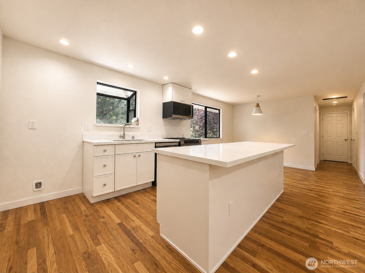 2502 202nd Place Property Photo 5