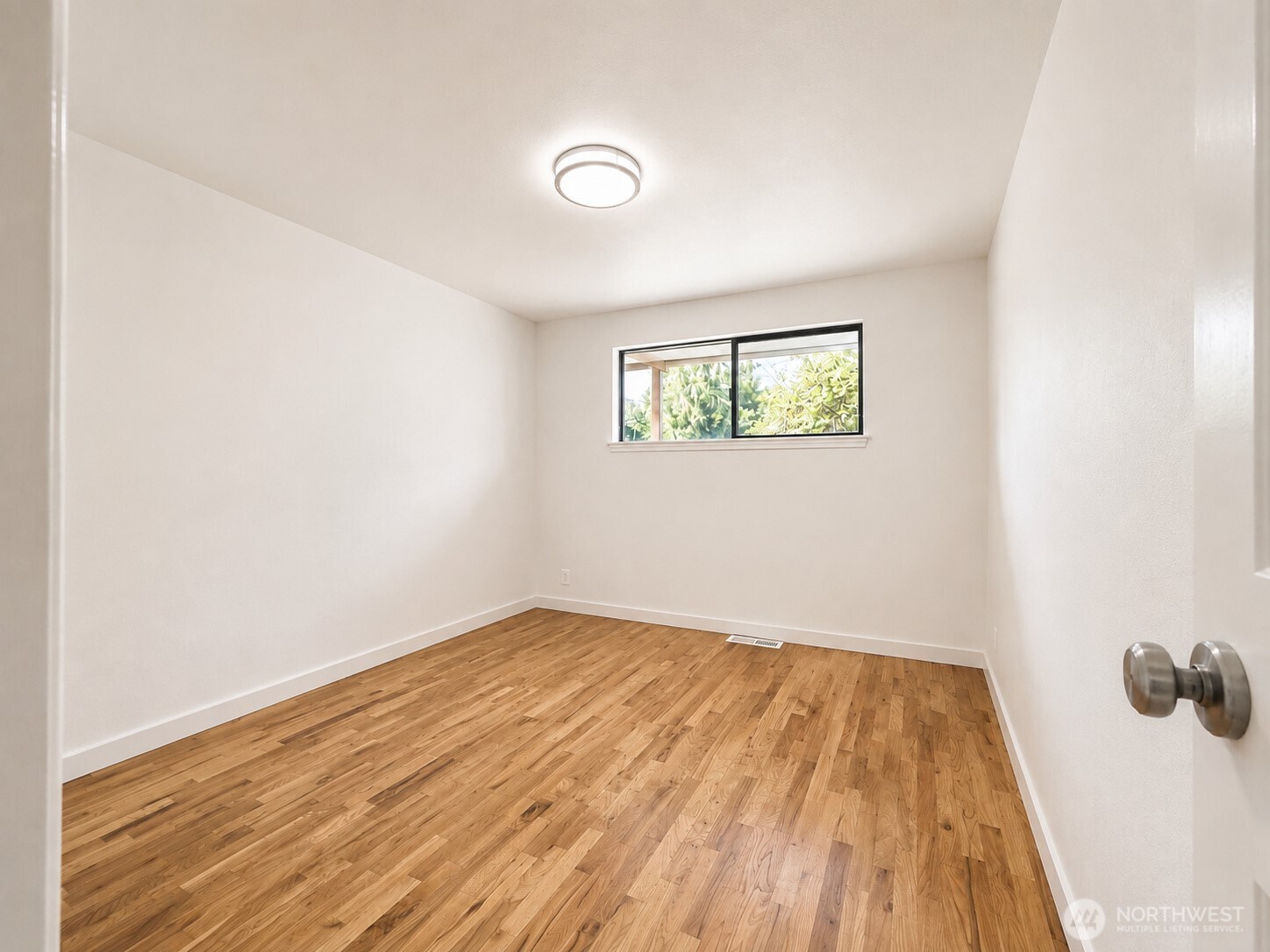 2502 202nd Place Property Photo 9