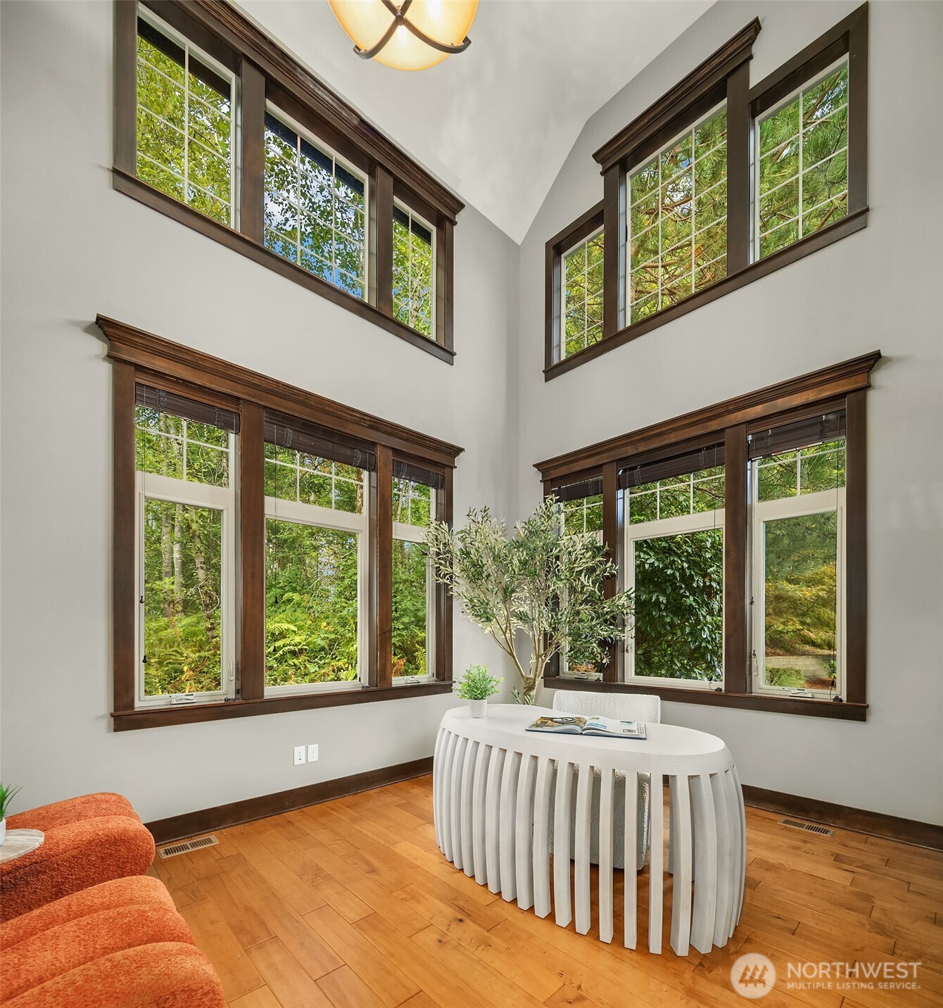 6209 Whitaker Lane Property Photo 4