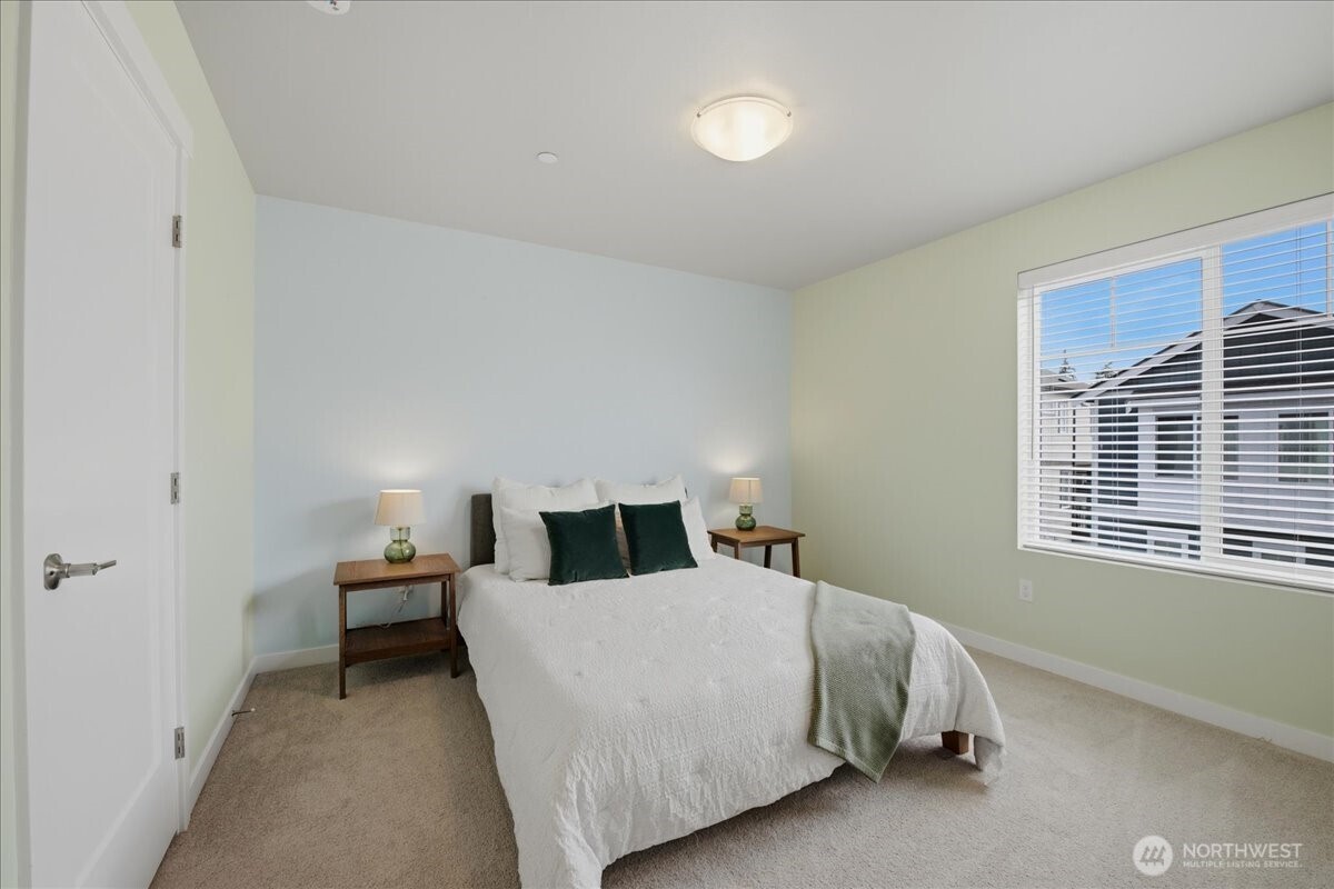 22924 80th Place B Property Photo 12