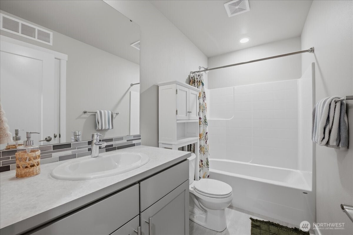 22924 80th Place B Property Photo 16