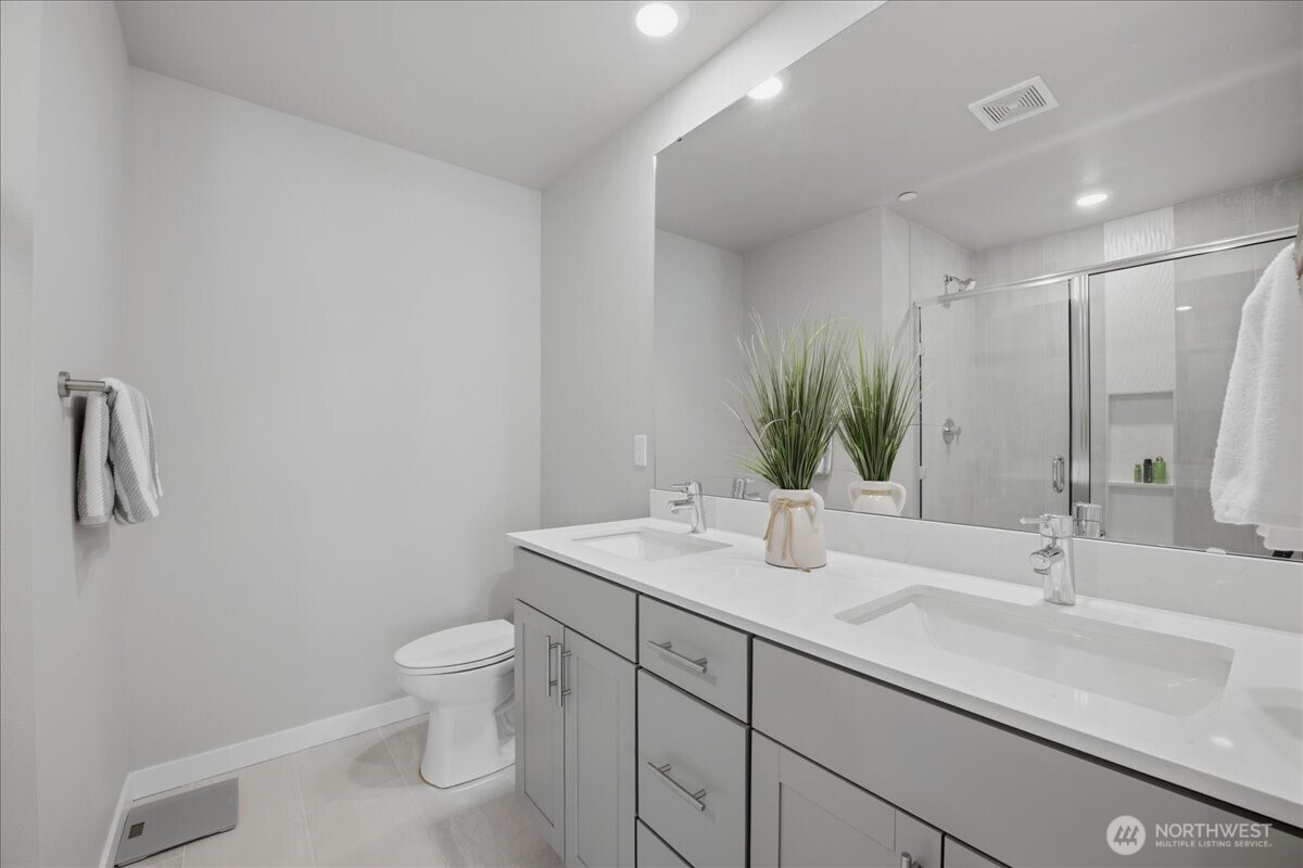 22924 80th Place B Property Photo 21
