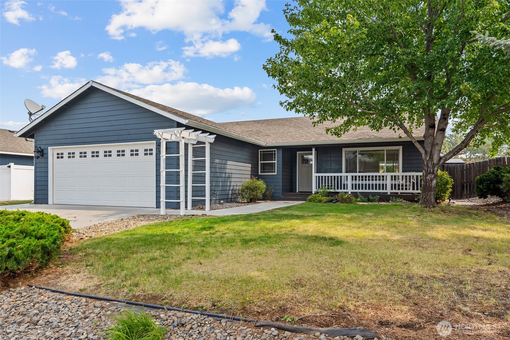 2520 Aviation Drive Property Photo 1