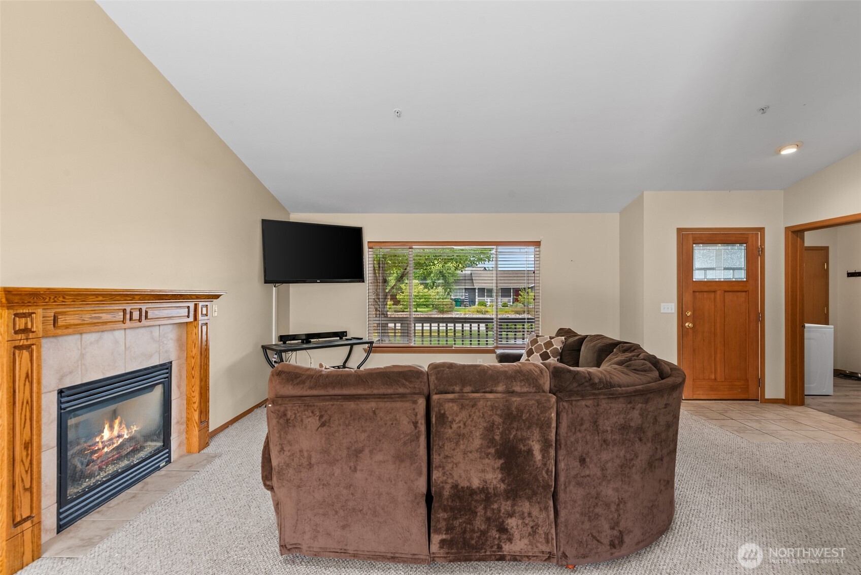 2520 Aviation Drive Property Photo 3