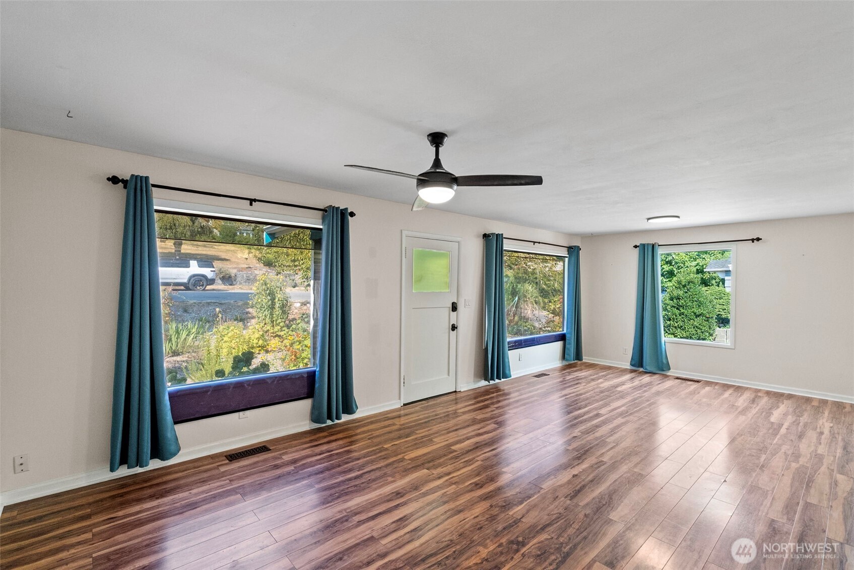 2130 N Callow Avenue Property Photo 3