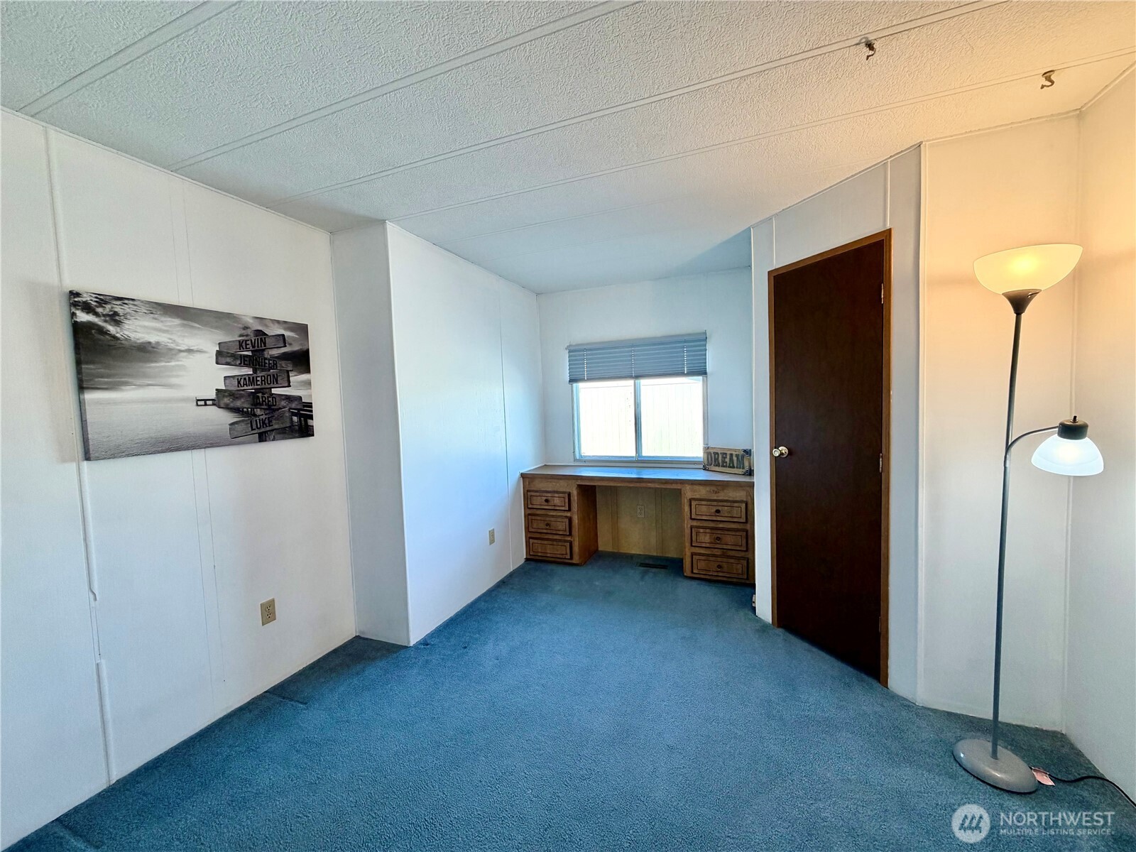415 E Lewis Property Photo 28