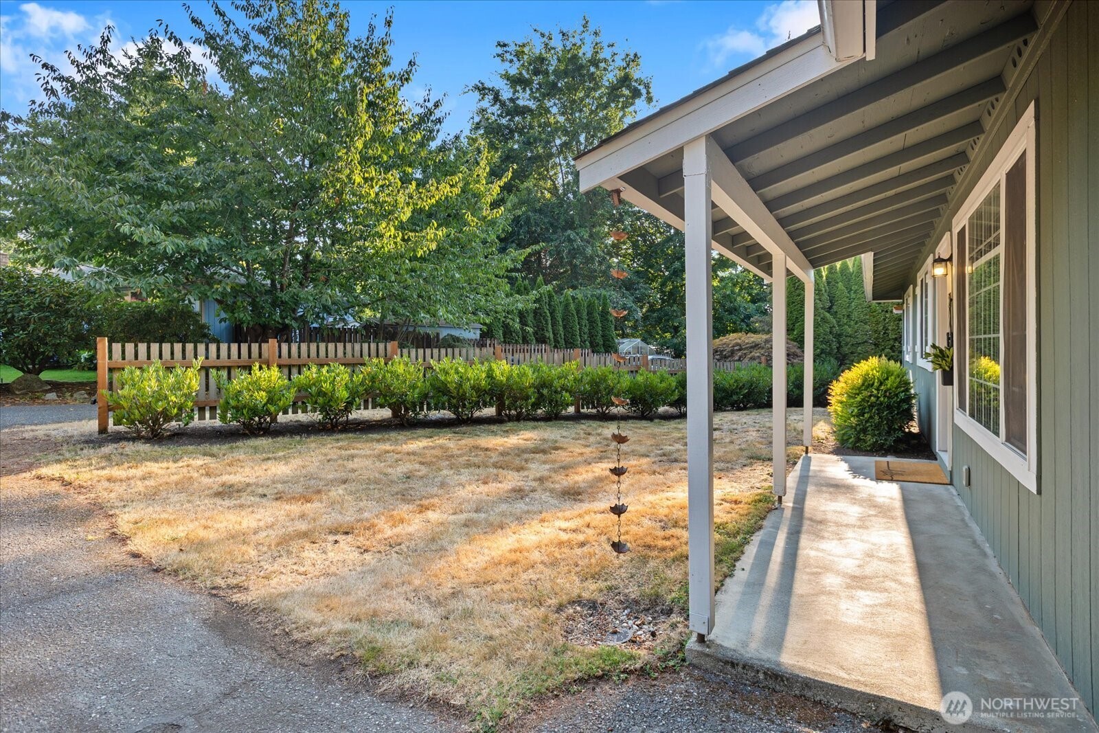 2923 193rd Place Property Photo 4