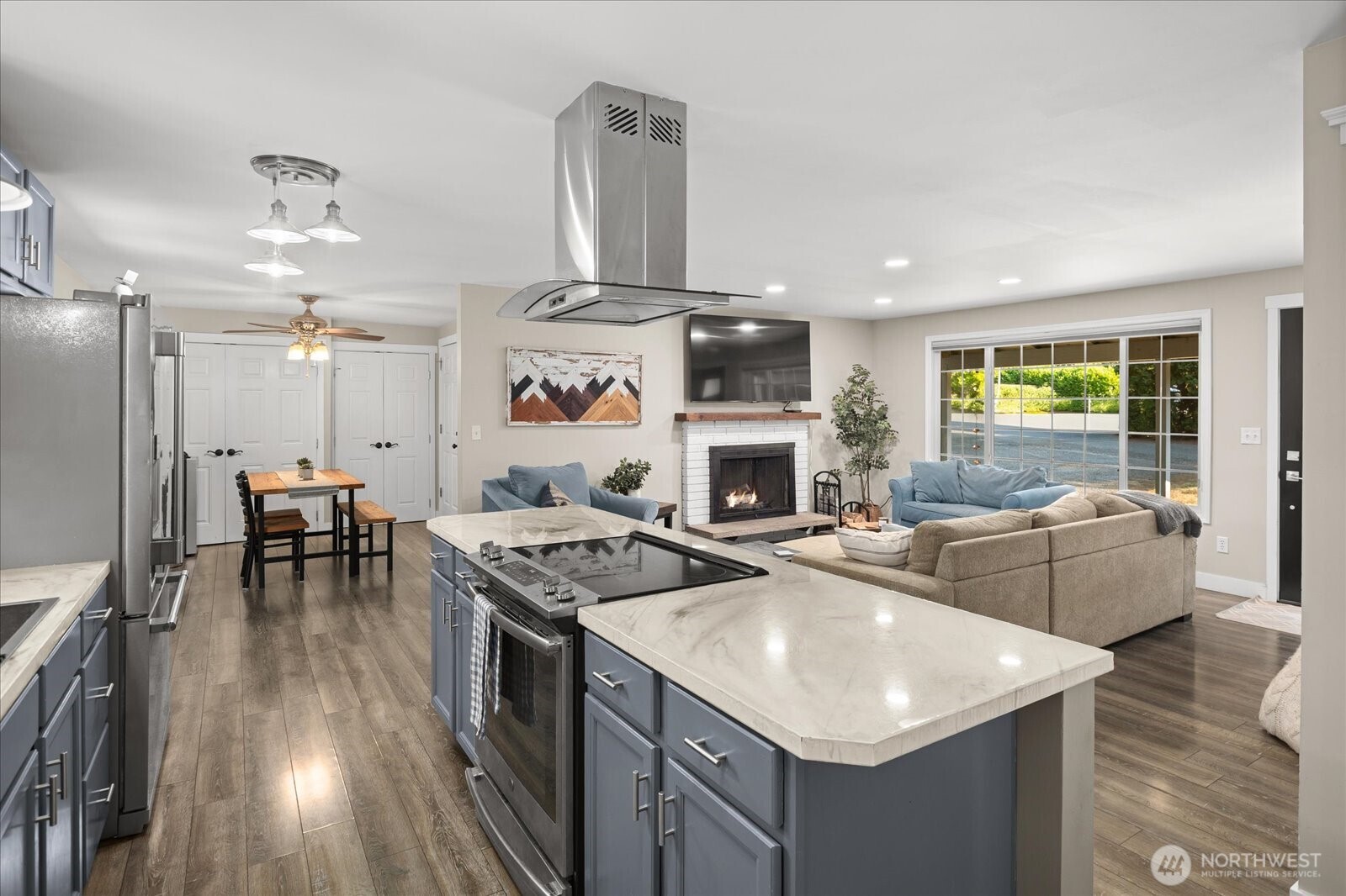 2923 193rd Place Property Photo 12
