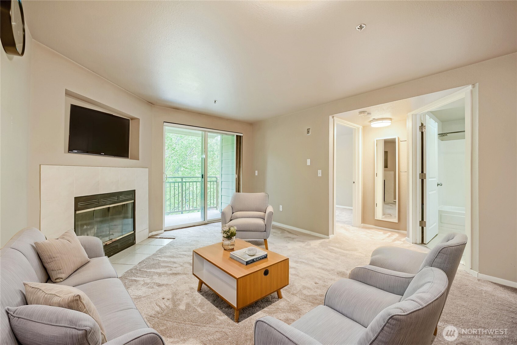 8745 Greenwood Avenue 409 Property Photo 5