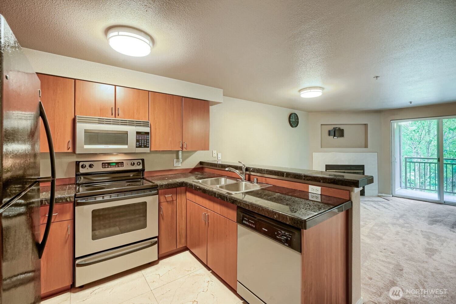 8745 Greenwood Avenue 409 Property Photo 8