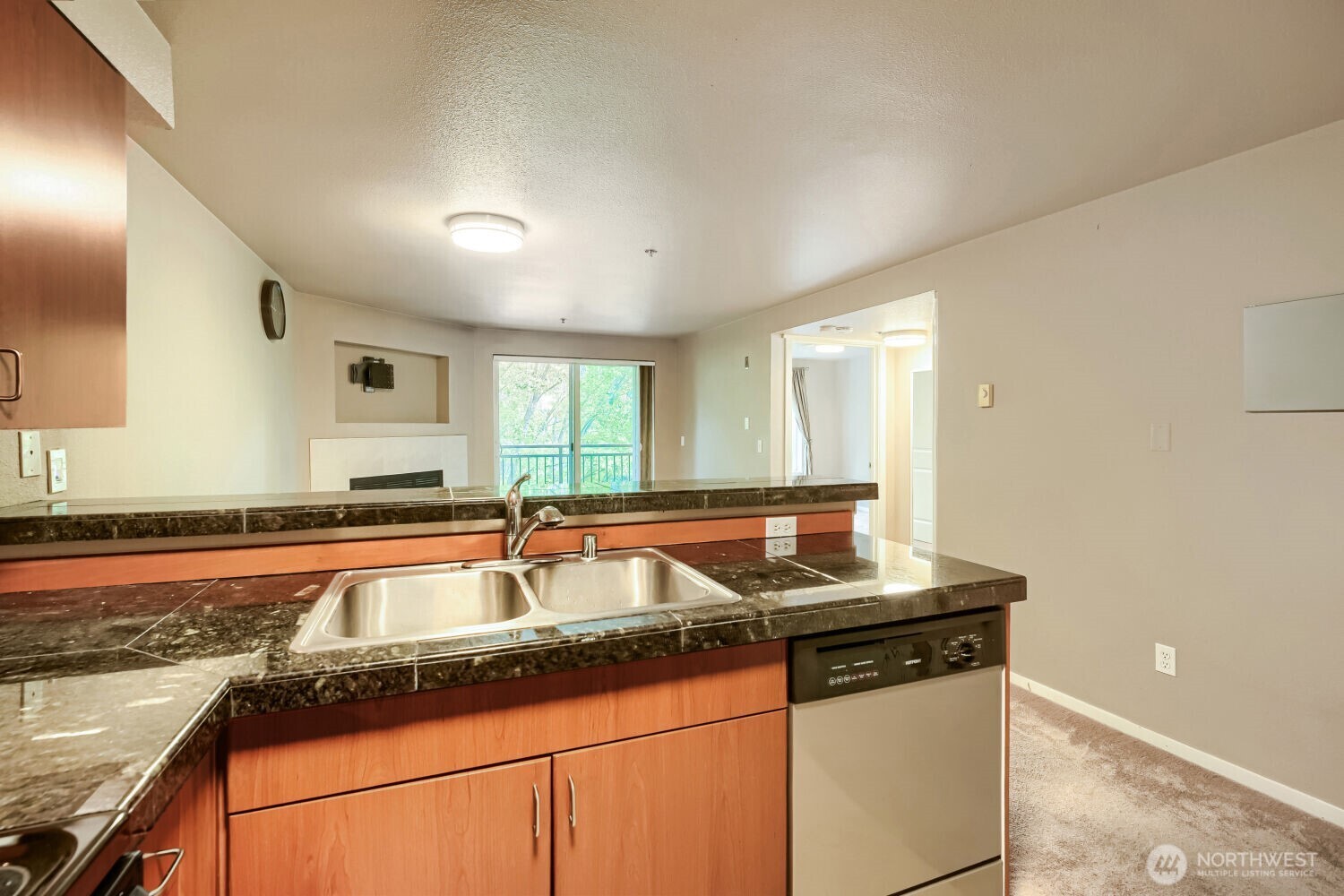 8745 Greenwood Avenue 409 Property Photo 10