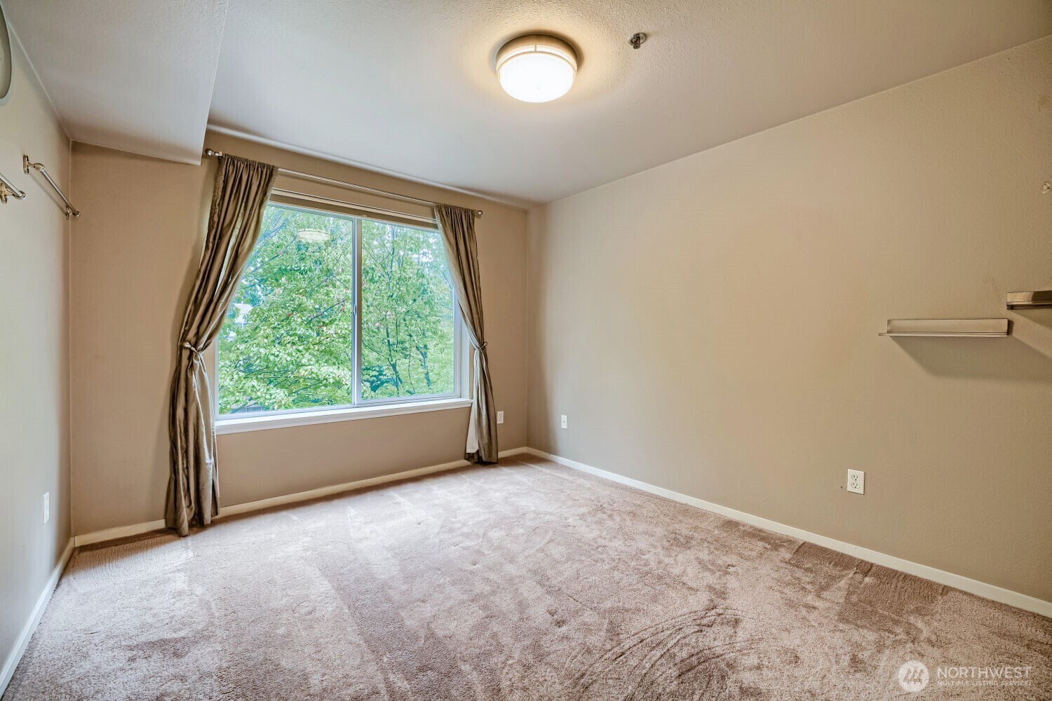8745 Greenwood Avenue 409 Property Photo 11