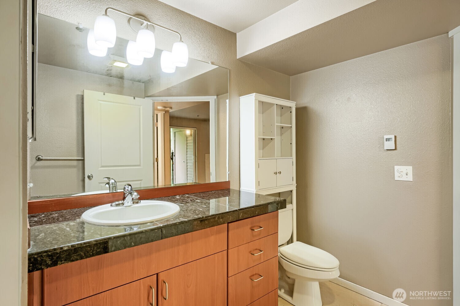 8745 Greenwood Avenue 409 Property Photo 16