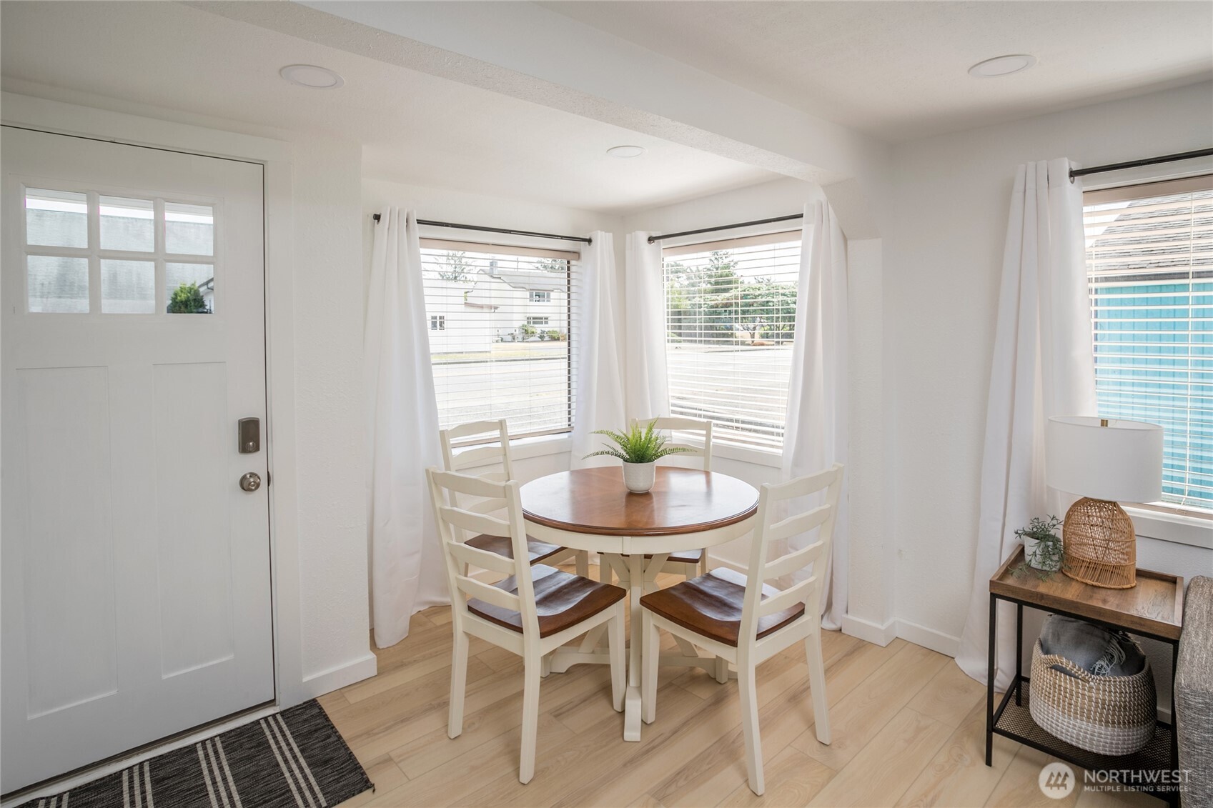 4711 Pacific Way Property Photo 2