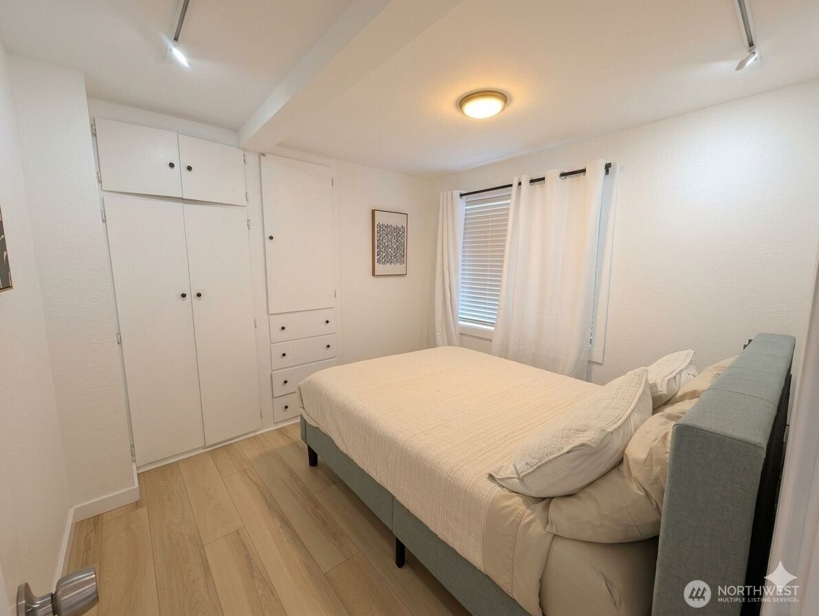 4711 Pacific Way Property Photo 4