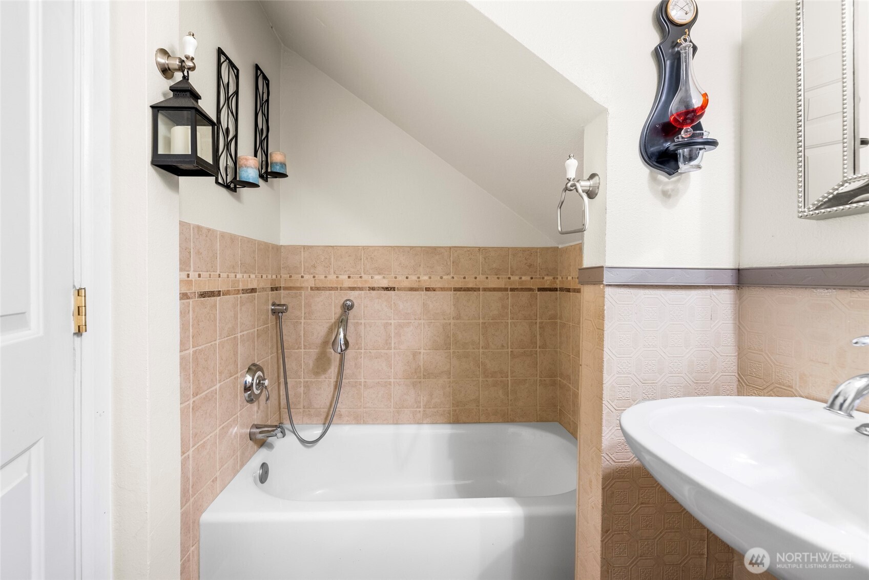 430 Rainbow Drive Property Photo 16