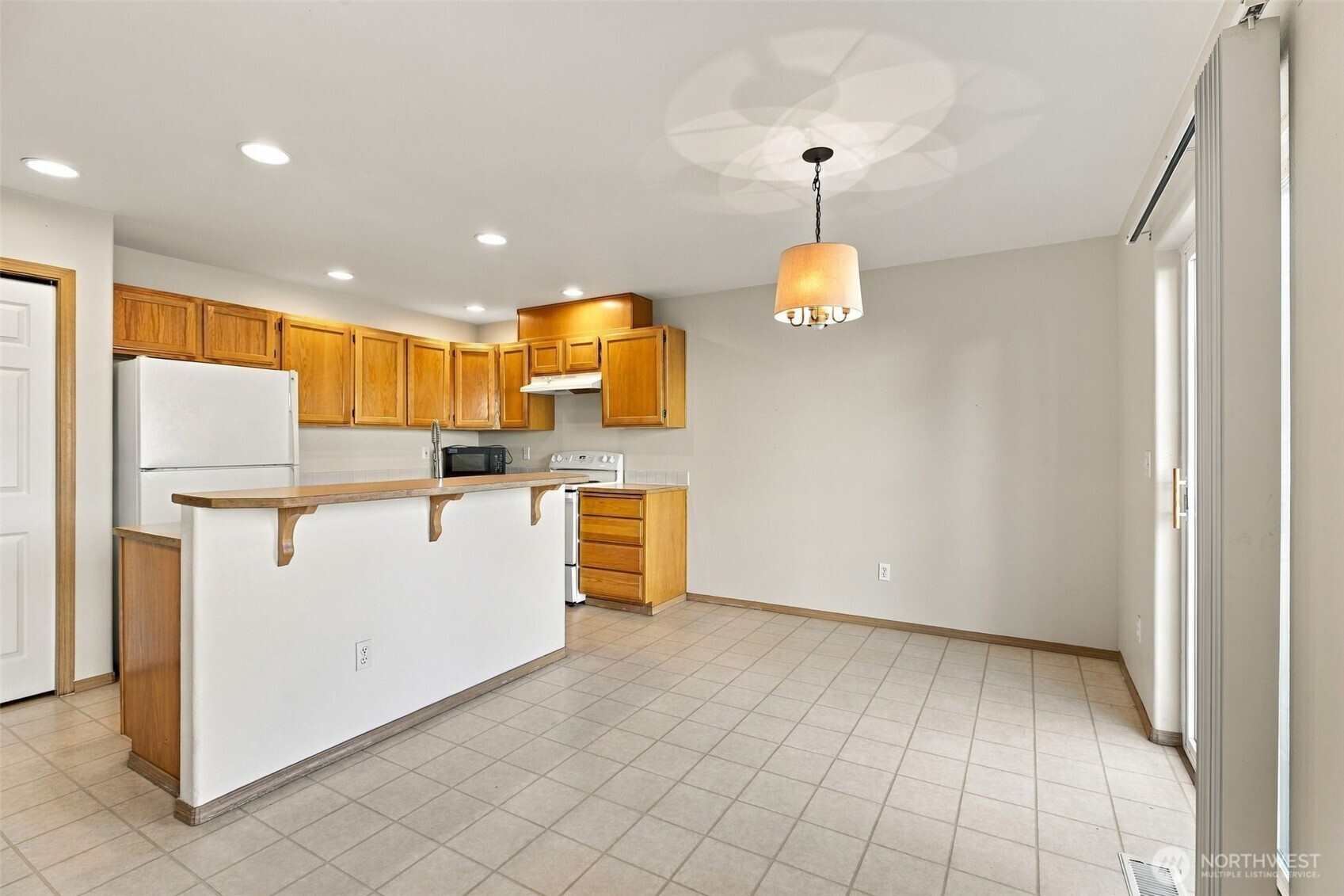 3122 186th Place A Property Photo 3