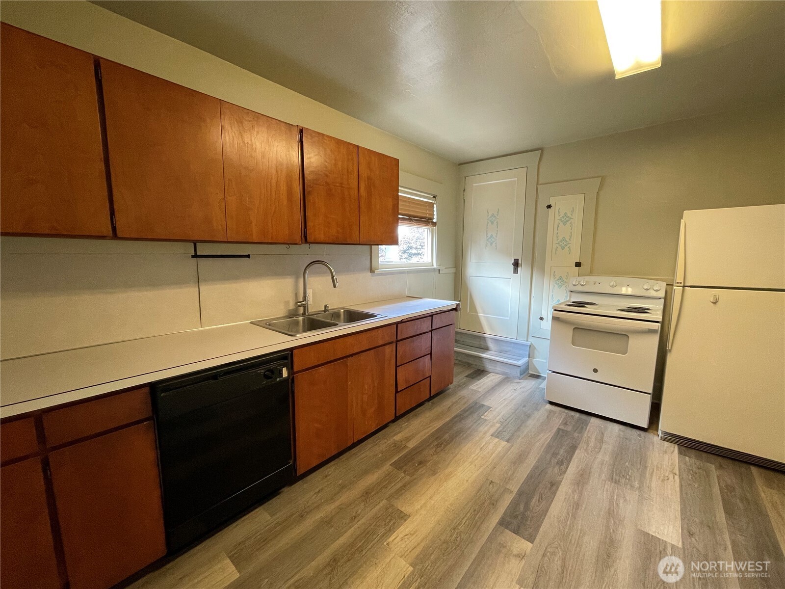 114 Wells Avenue Property Photo 3