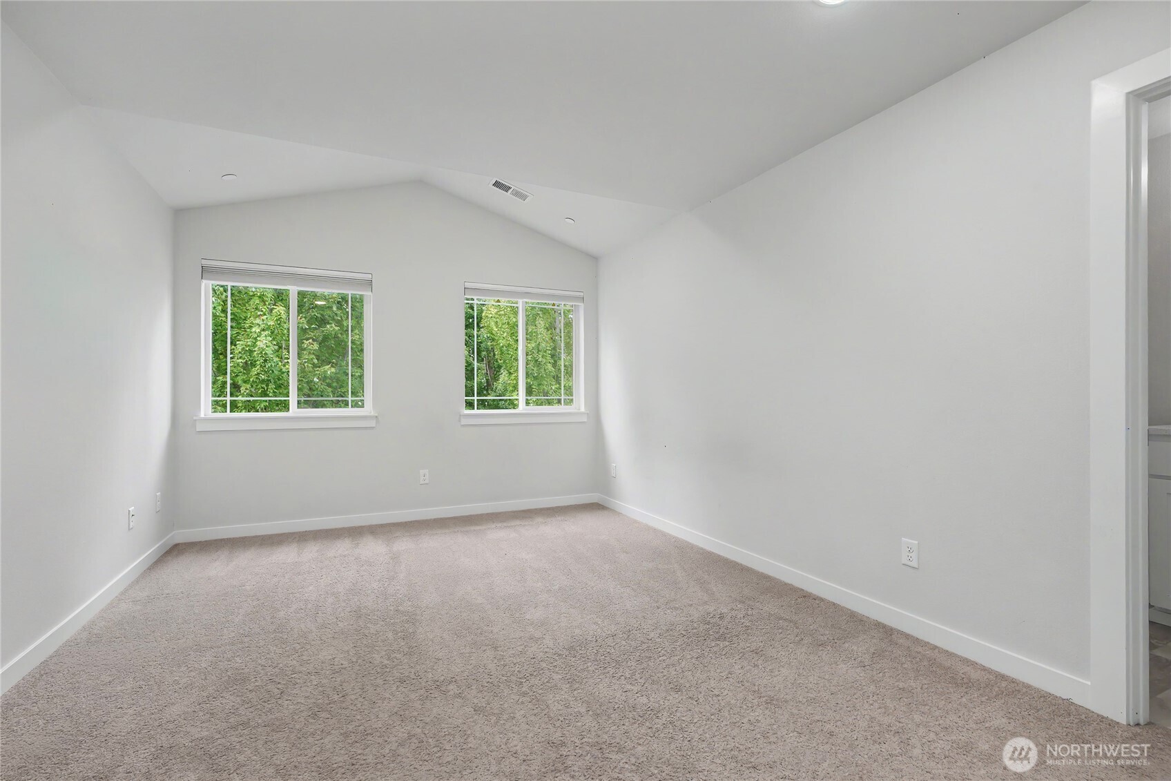 4246 Maple Street Property Photo 11