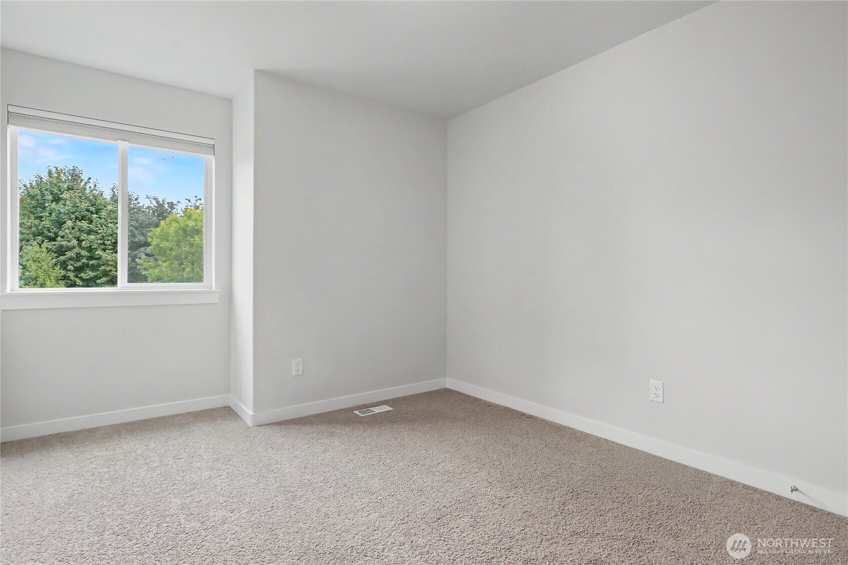 4246 Maple Street Property Photo 18