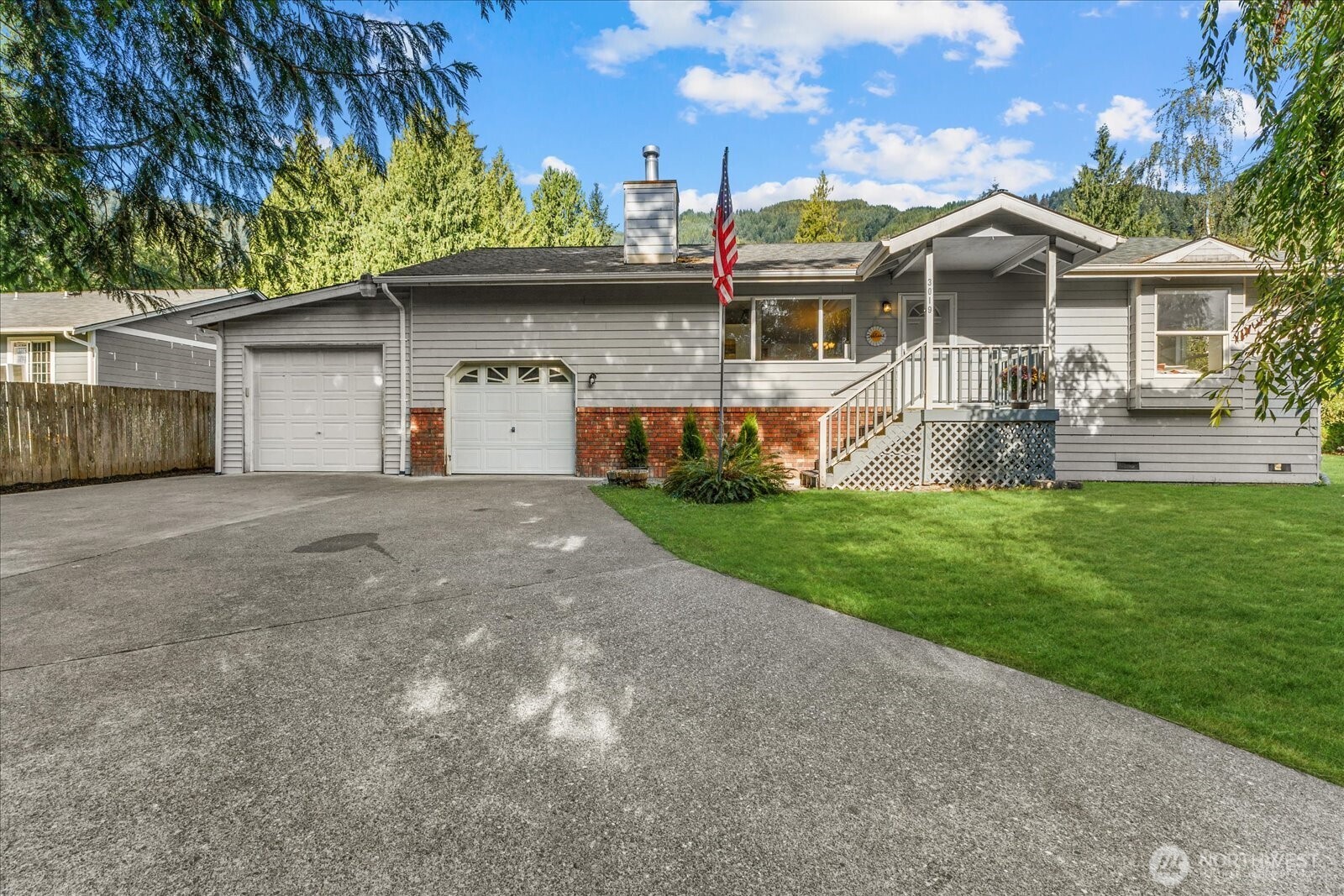 3019 Pine Lane Property Photo 1