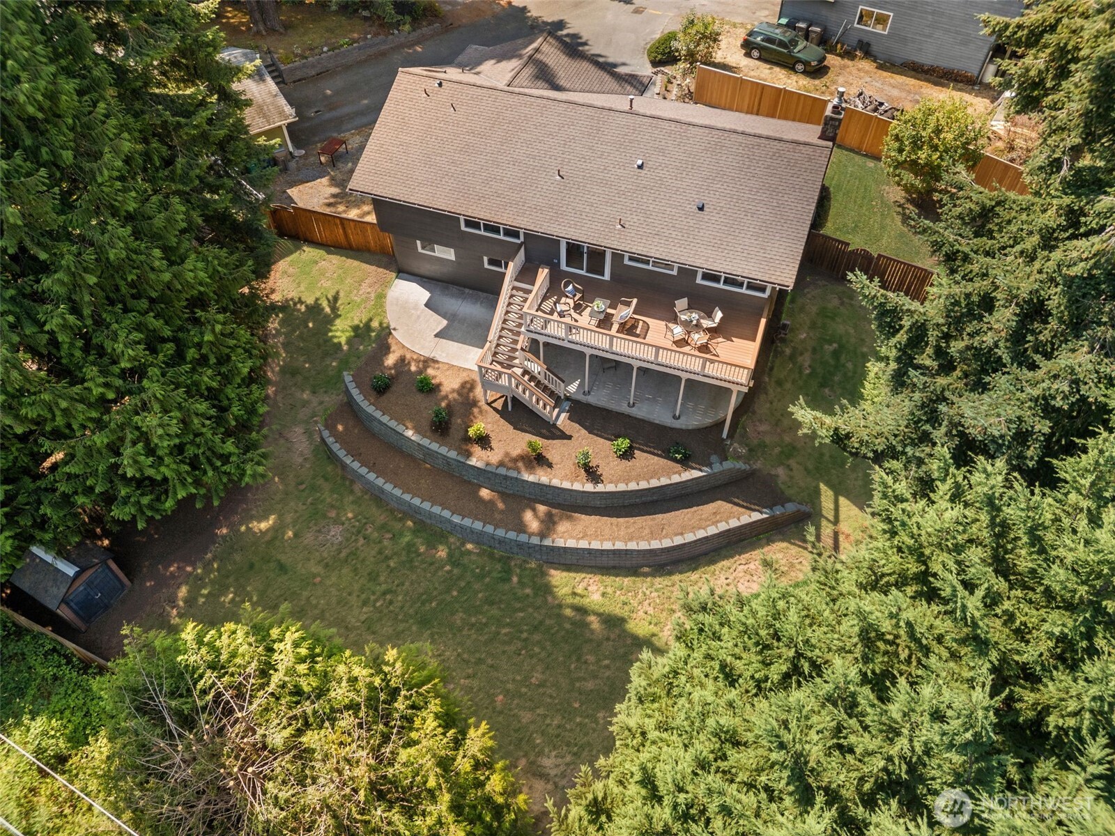 1618 5th Place Property Photo 4