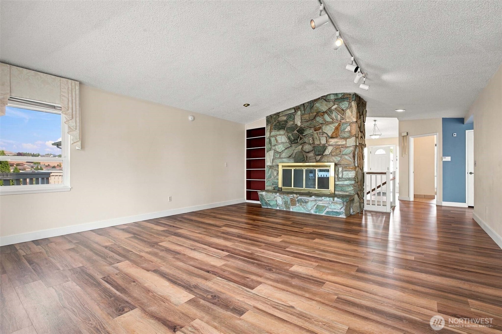440 Snowmass Lane Property Photo 5