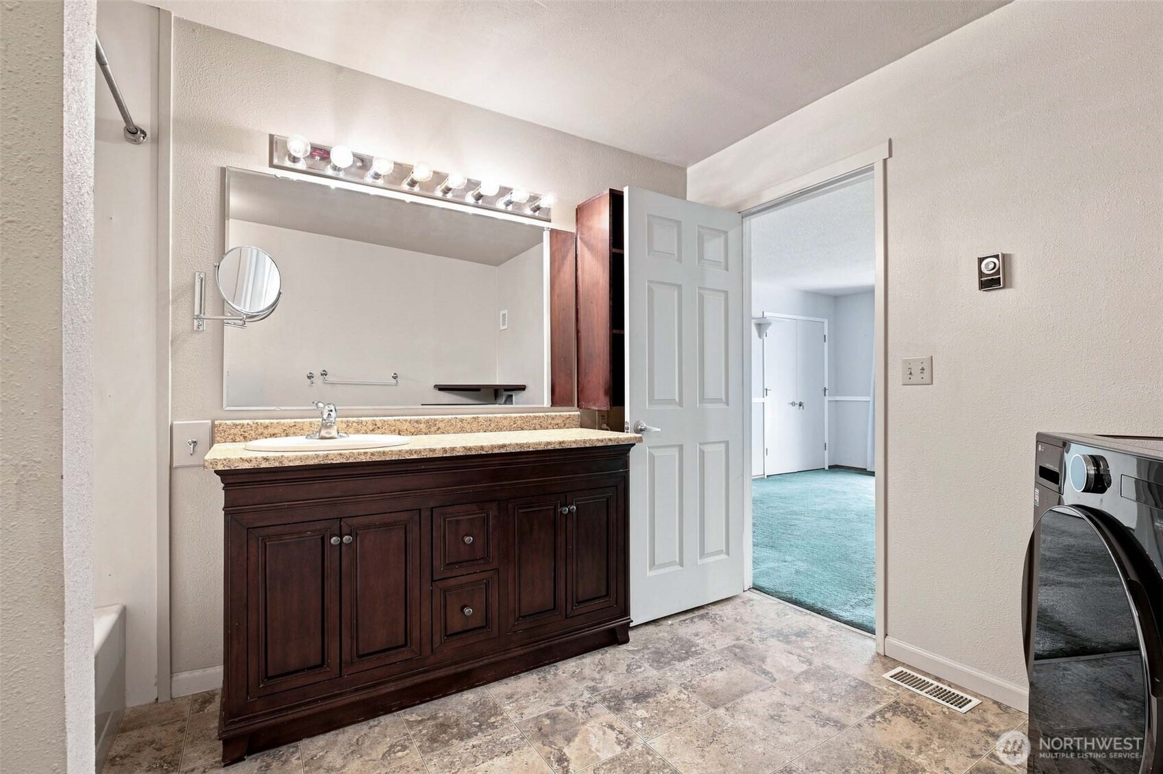440 Snowmass Lane Property Photo 12