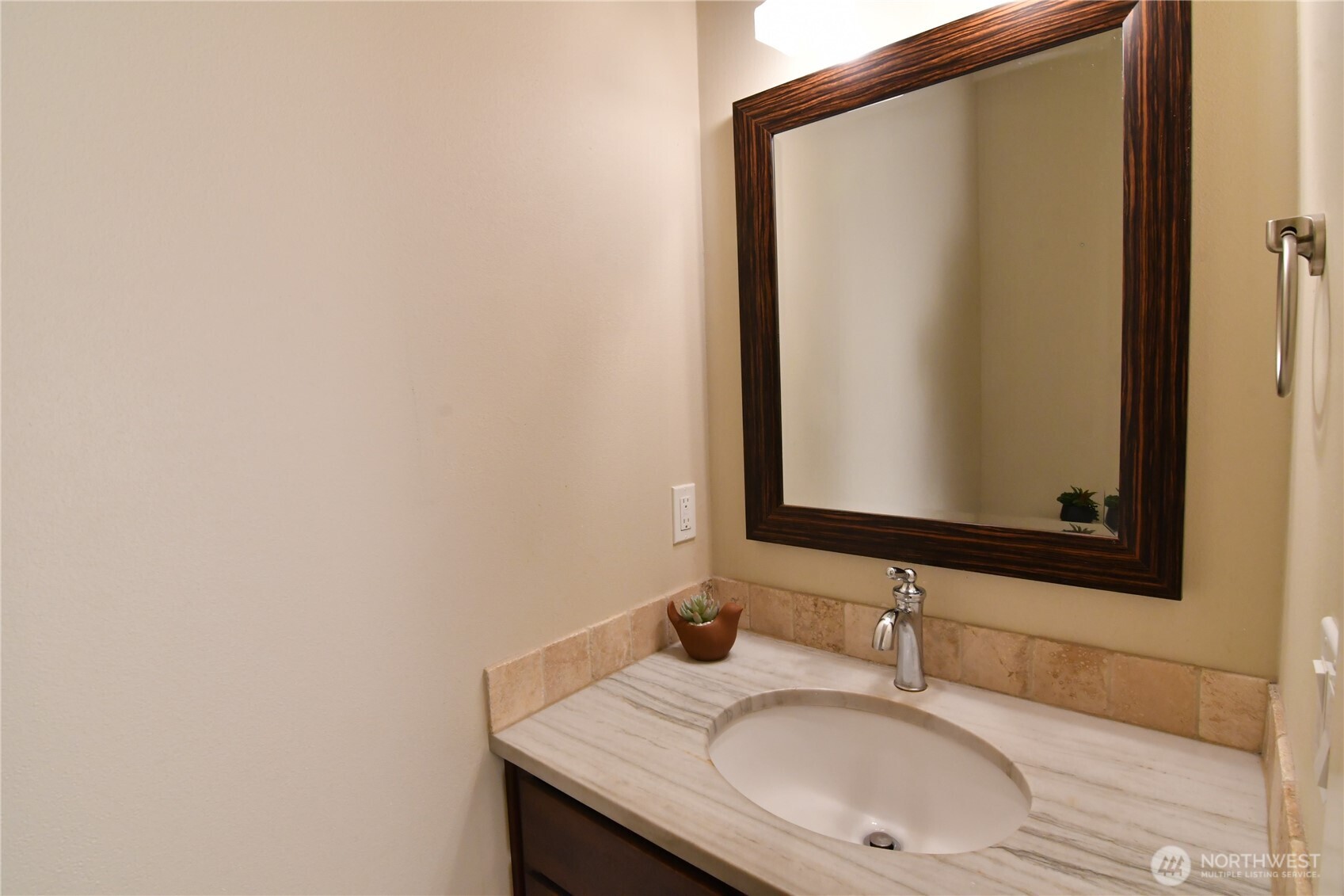 5017 Black Rock Loop Property Photo 10
