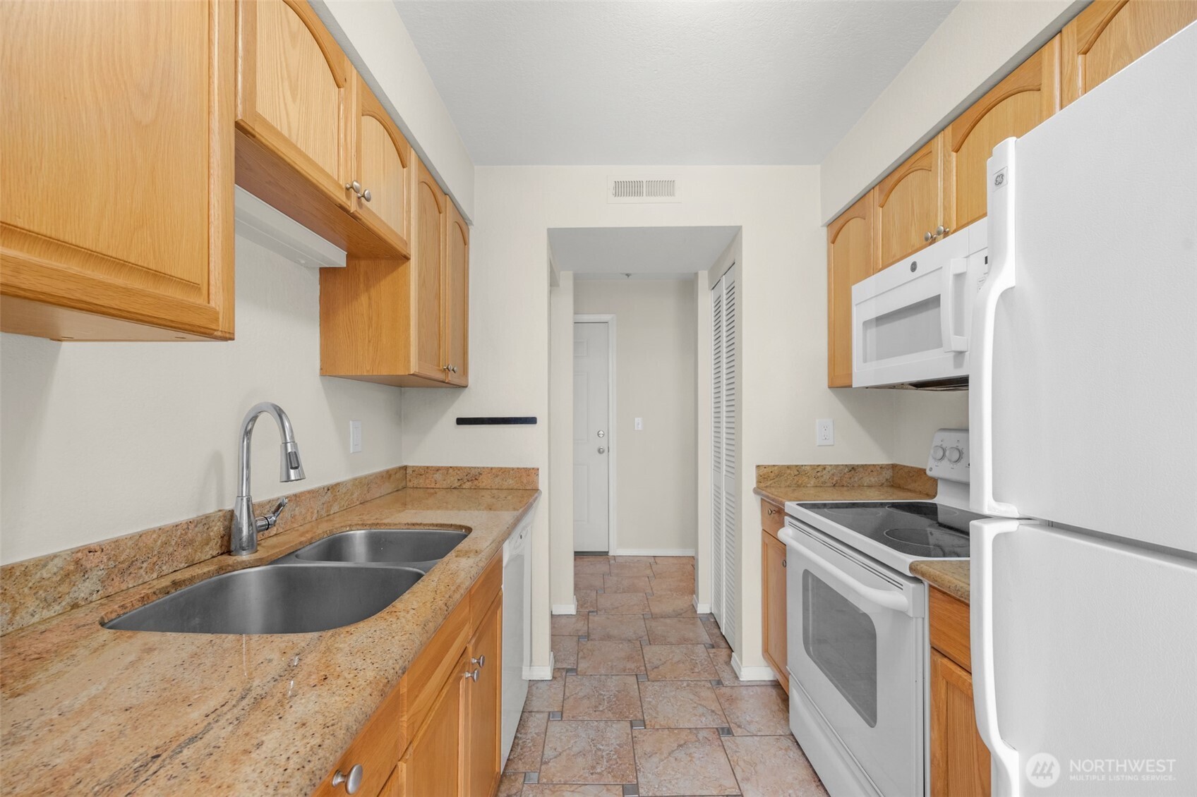 12525 Ne 145th Place F107 Property Photo 3
