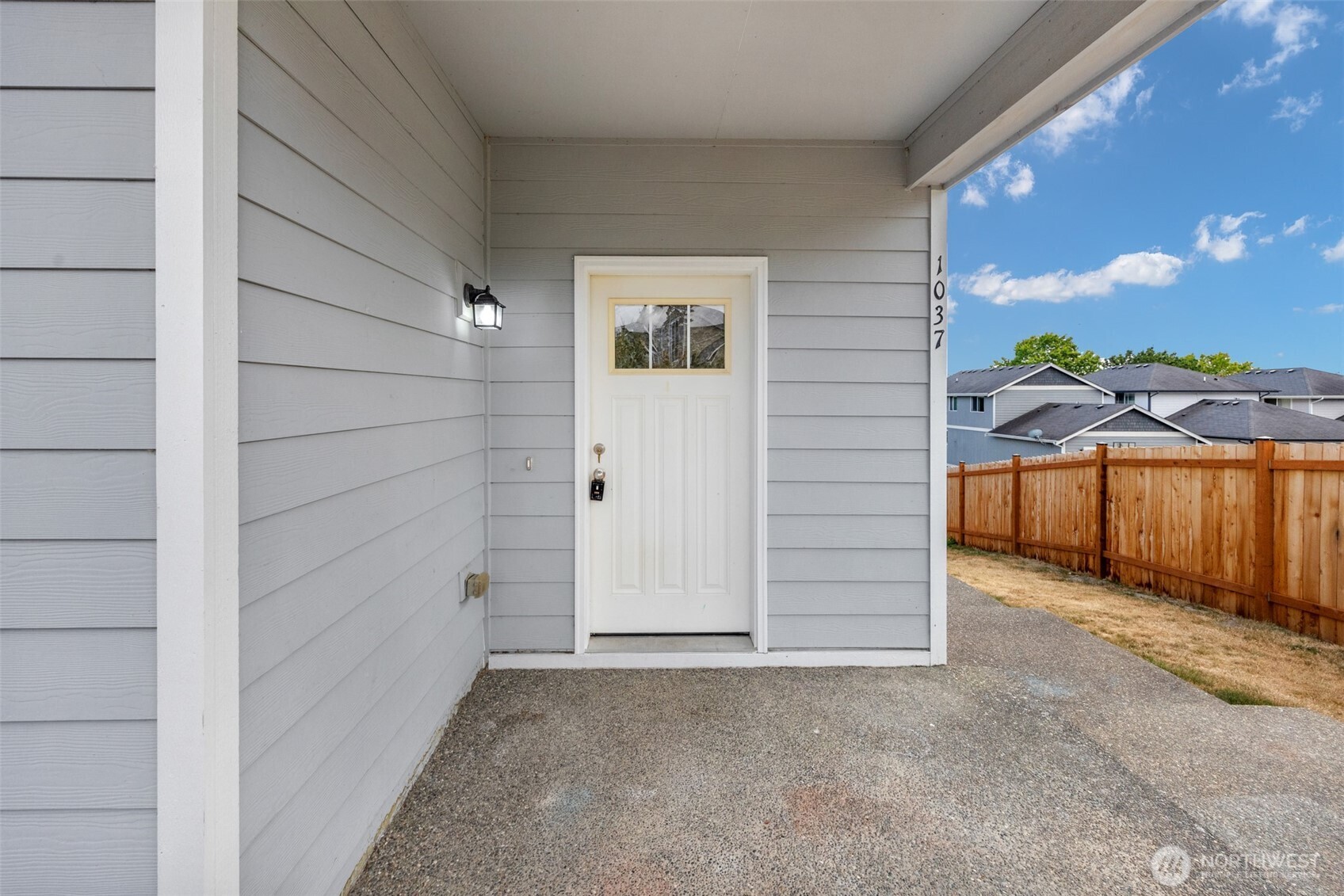 1037 Zeeden Way Property Photo 3