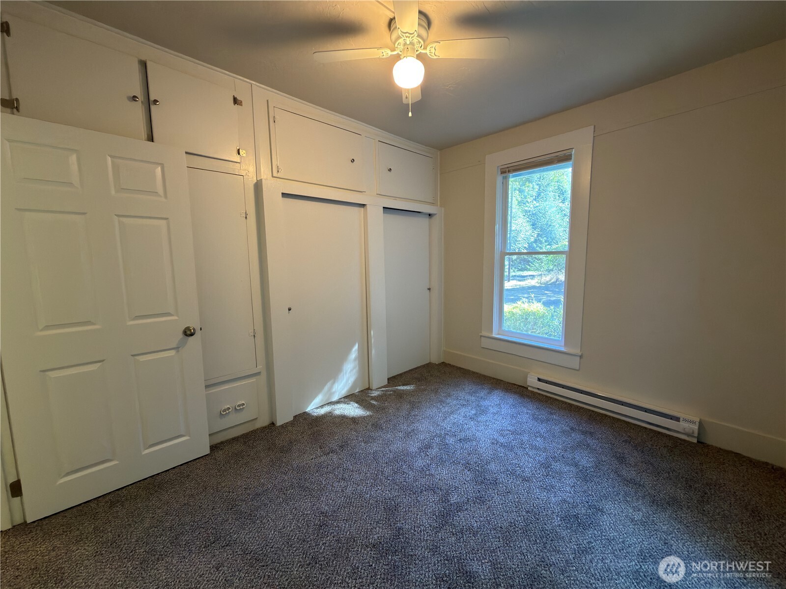 904 S Valley Street Property Photo 6