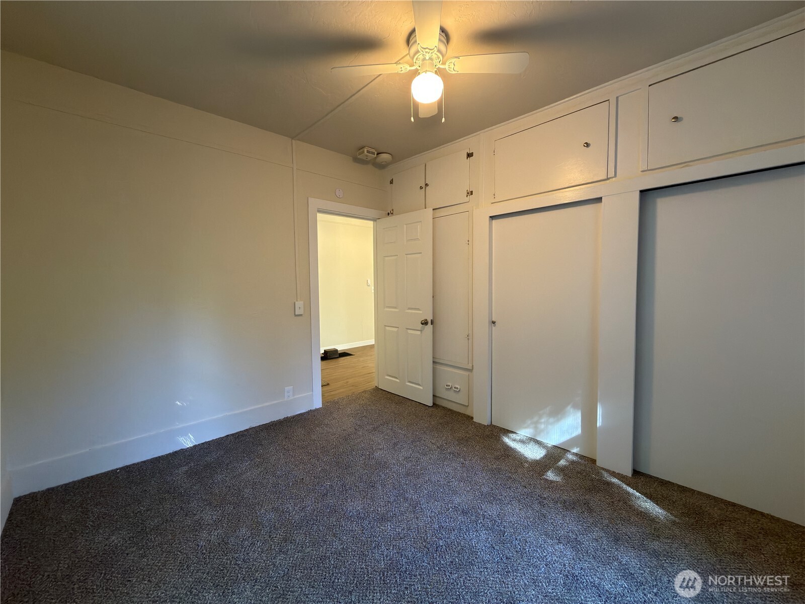 904 S Valley Street Property Photo 7