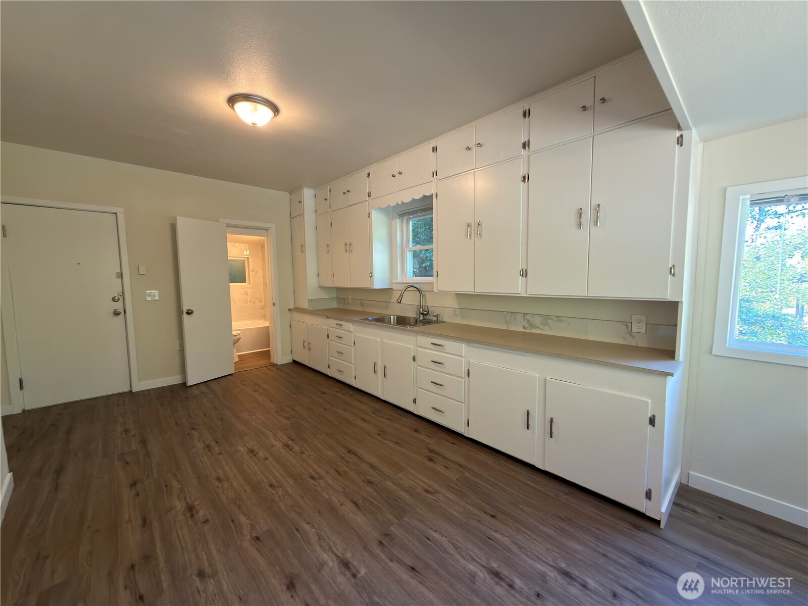 904 S Valley Street Property Photo 10