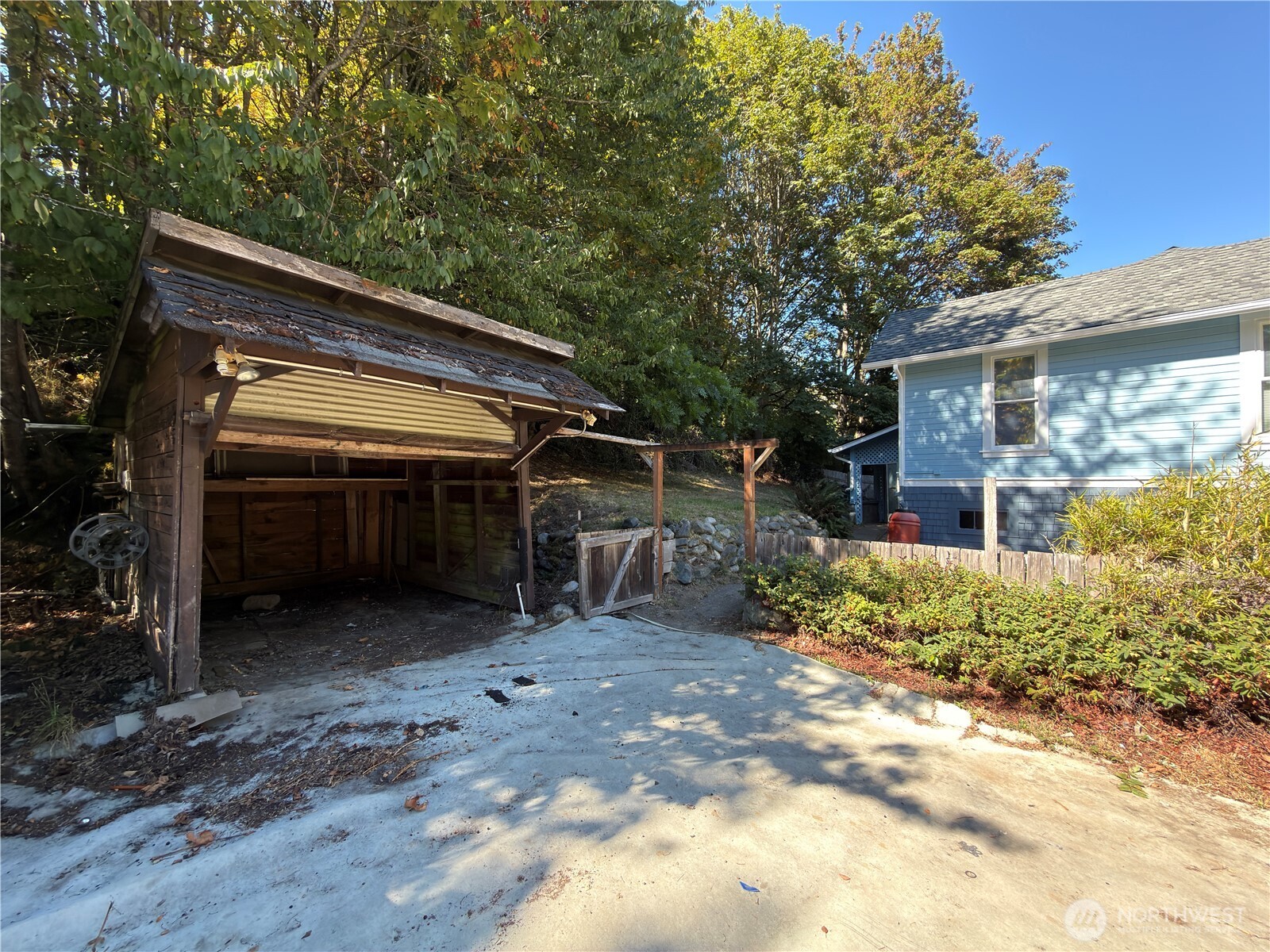 904 S Valley Street Property Photo 22