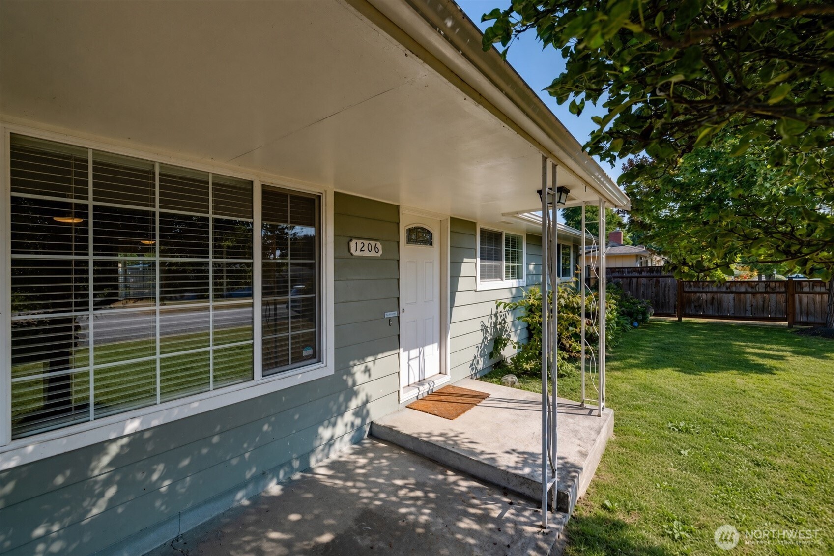 1206 S Walnut St Property Photo 4