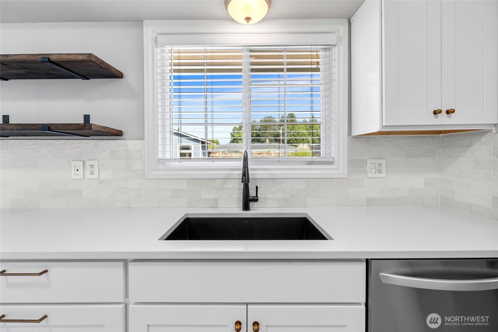 1206 S Walnut St Property Photo 8