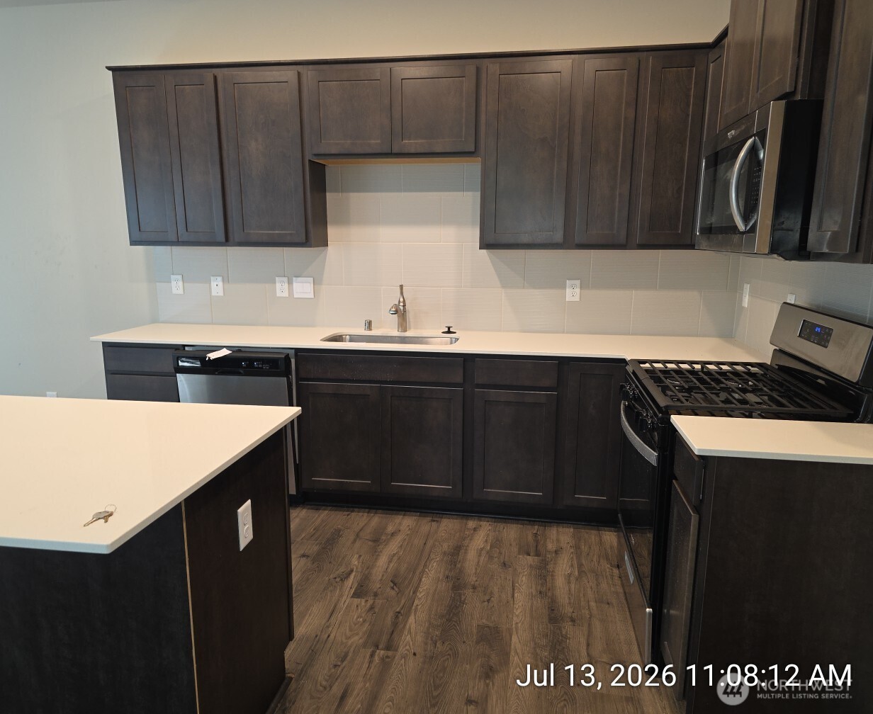 6576 Langley Avenue Property Photo 6