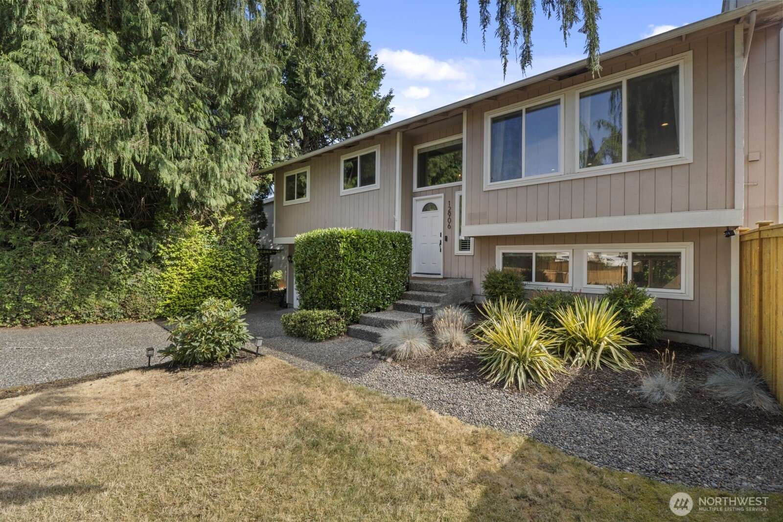 12906 87th Ave Ne Property Photo 1