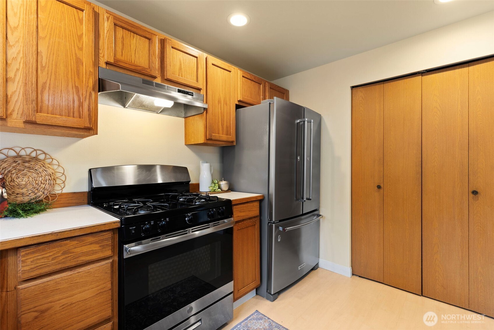 7548 Carnival Place Property Photo 12