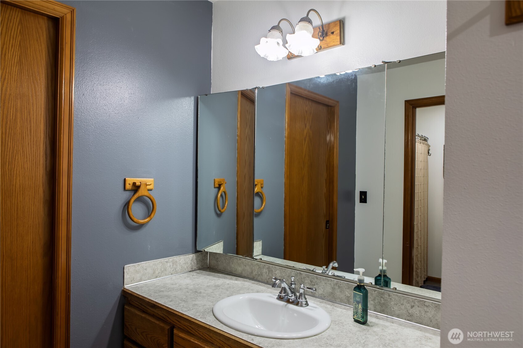 1111 Grover Street 1a Property Photo 17